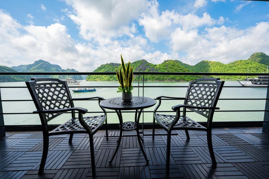 Discovery Halong bay – Lan Ha bay 3days/ 2nights {Velar of the Seas}