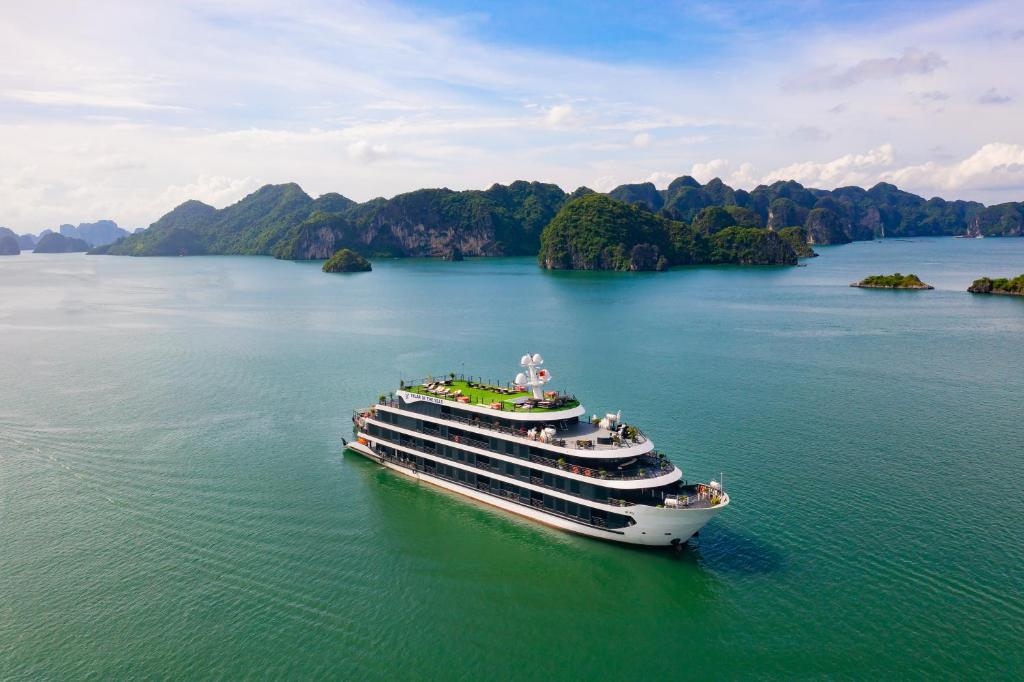 Discovery Halong bay – Lan Ha bay 2days/ 1night ON BOAT {Velar of the Seas}