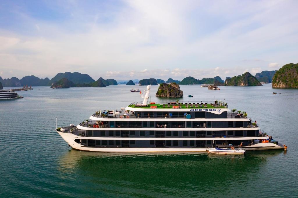 Discovery Halong bay – Lan Ha bay 3days/ 2nights {Velar of the Seas}