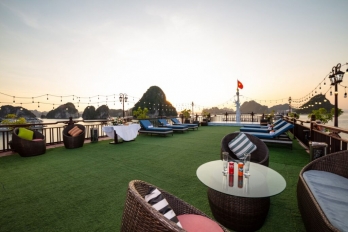 2 Days Discover Luon Cave & Titop Island